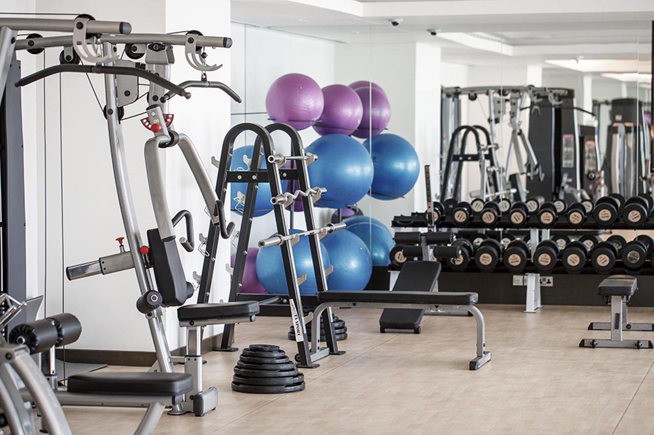 Royal M Al Aqah Beach Resort By Gewan Bagian luar foto A typical gym